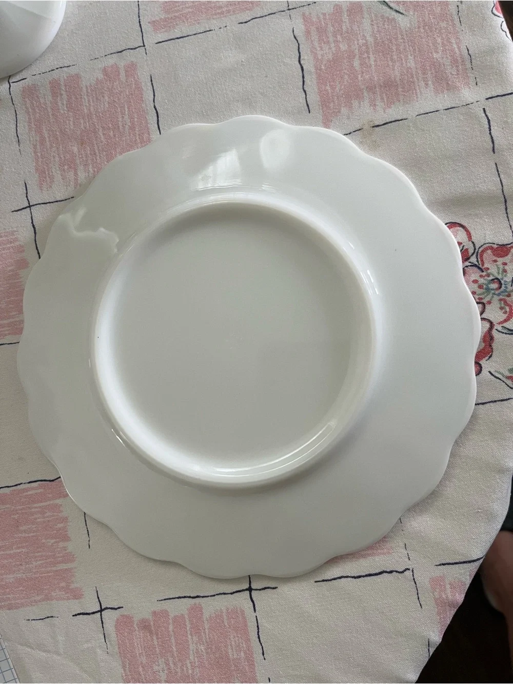 Westmoreland daffodil hand painted plate
